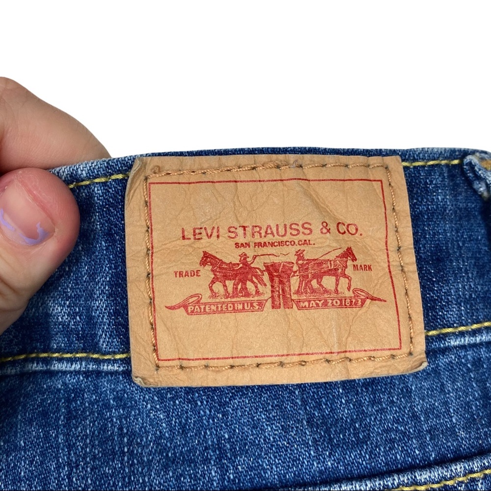 Levi’s Y2K Vintage 519 Low Rise Flare Leg Hipster Medium Wash Denim Jeans 16 - Picture 9 of 14